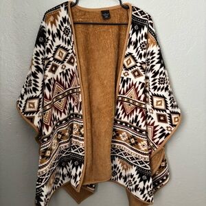 Cuddl Duds Geometric Fleece Poncho in Tan and Brown